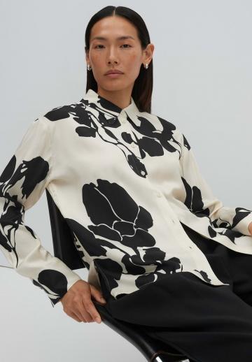 Атласная блузка