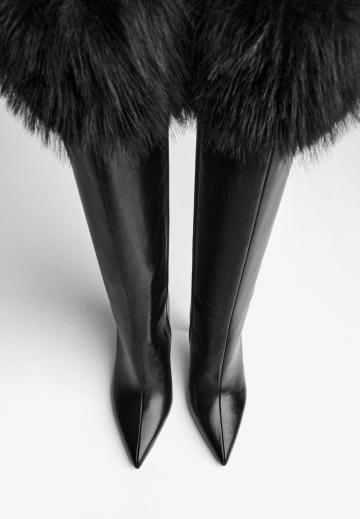 Высокие сапоги