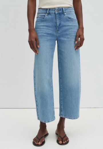 Короткие джинсы