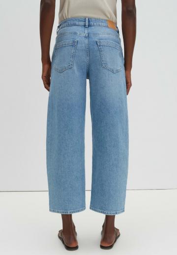 Короткие джинсы