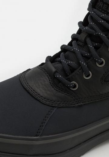 Ботинки на шнуровке