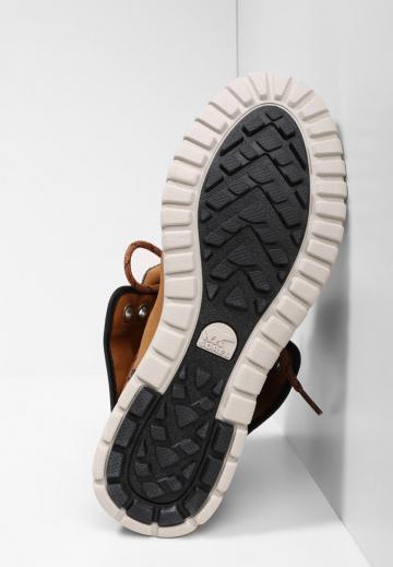 Ботинки на шнуровке