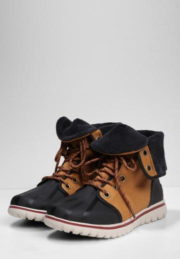 Ботинки на шнуровке