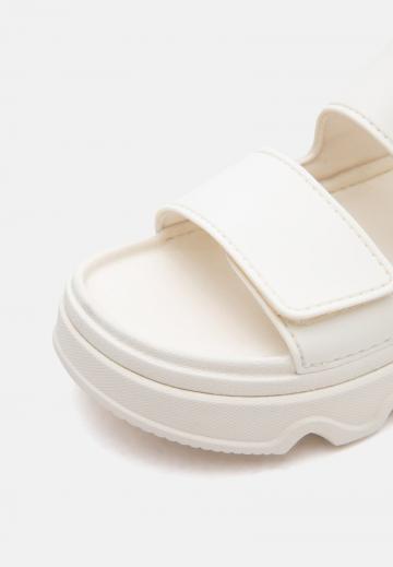 Босоножки на платформе