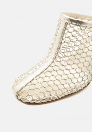 Босоножки на каблуке