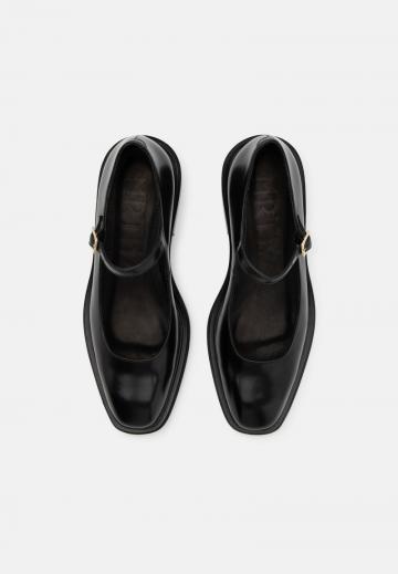 Туфли на танкетке