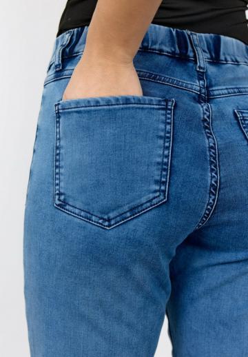 Прямые джинсы