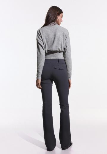 Пуловер в полоску