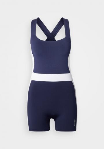 Слитный купальник