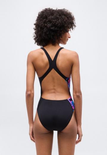 Слитный купальник