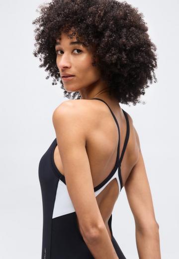 Слитный купальник