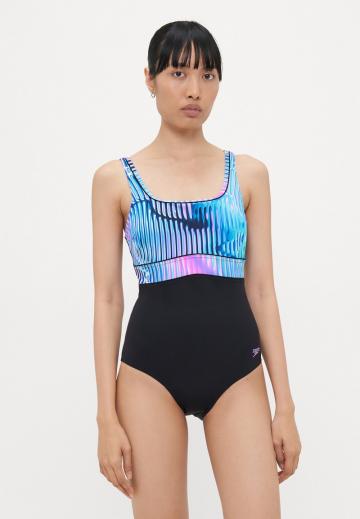 Слитный купальник