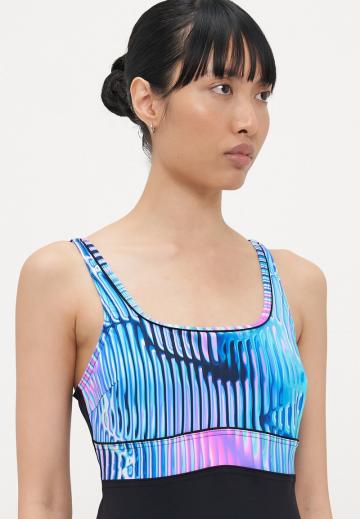 Слитный купальник