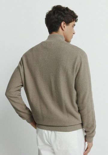 Вязаная кофта