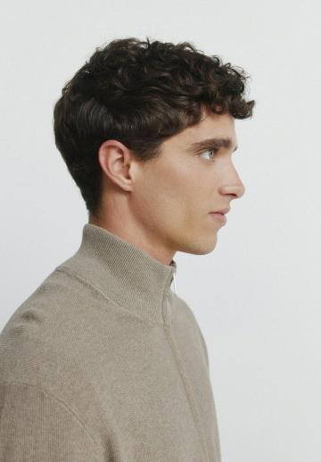 Вязаная кофта