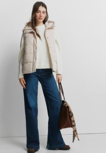 Пуховой жилет