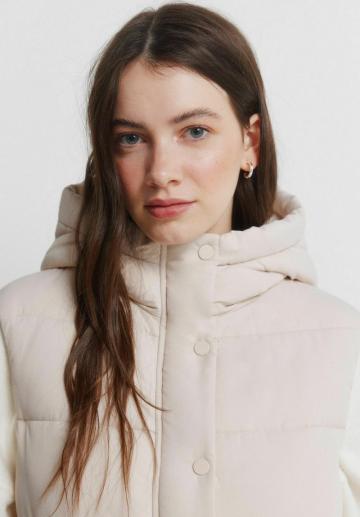 Пуховой жилет