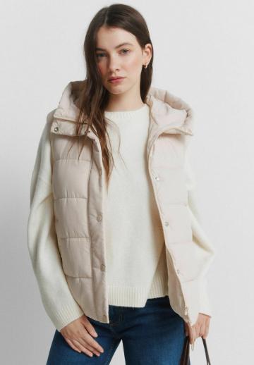 Пуховой жилет