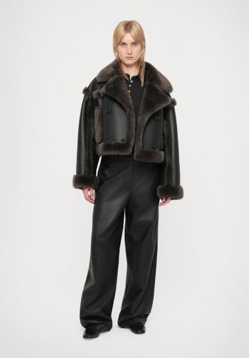 Короткая куртка