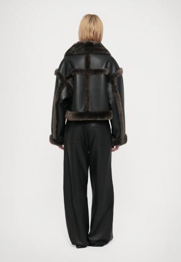 Короткая куртка