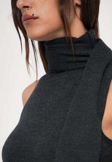 Вязаное платье