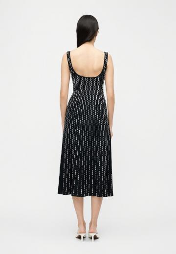 Вязаное платье