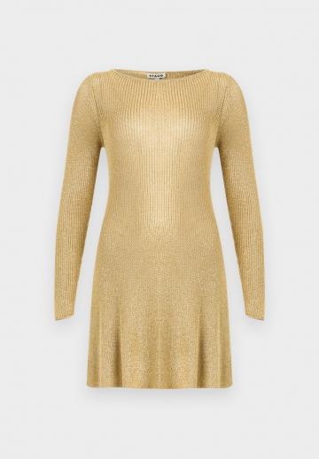 Вязаное платье