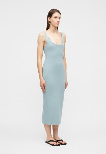 Вязаное платье