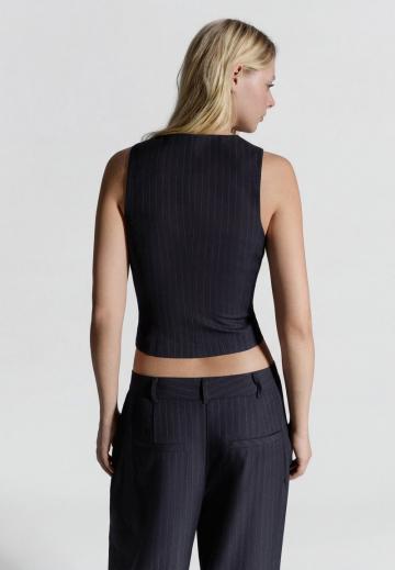 Джинсовая жилетка