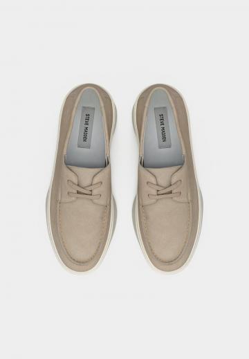 Ботинки на шнуровке