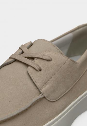 Ботинки на шнуровке