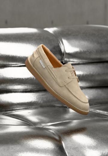 Ботинки на шнуровке