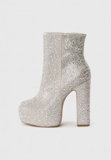 Высокие сапоги