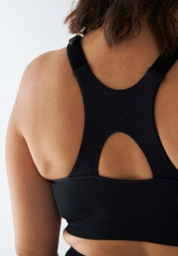 Бюстгальтер без косточек