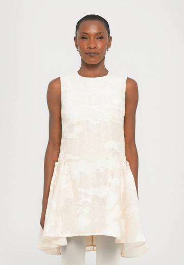 Короткое платье