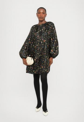 Короткое платье