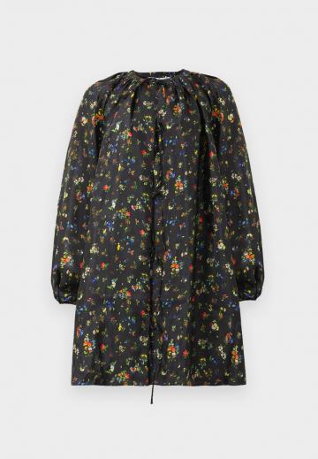 Короткое платье