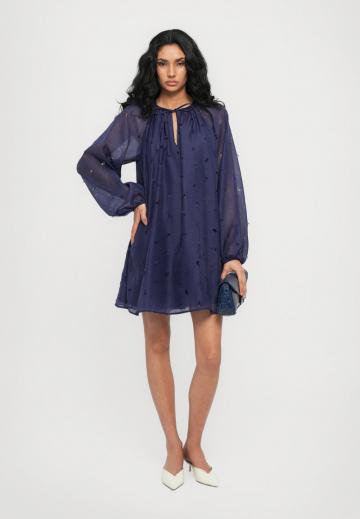 Короткое платье