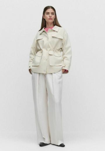 Куртка с накладнымит карманами