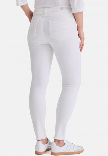 Узкие джинсы