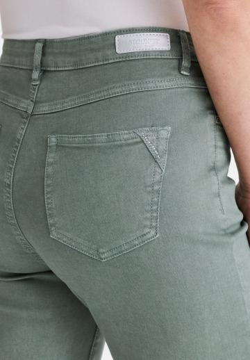 Узкие джинсы