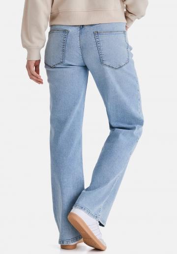 Прямые джинсы