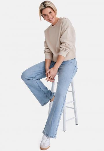 Прямые джинсы