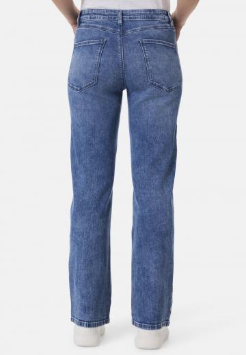 Прямые джинсы