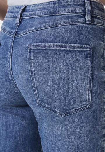 Прямые джинсы