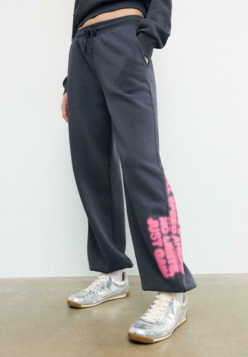 Спортивные штаны