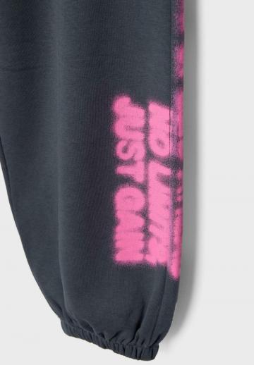 Спортивные штаны