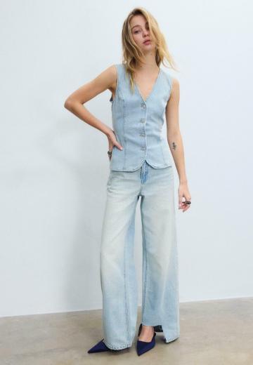 Джинсовый комбинезон