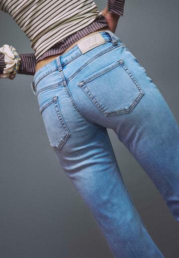 Клешеные брюки