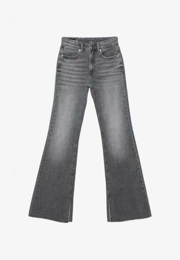 Клешеные джинсы